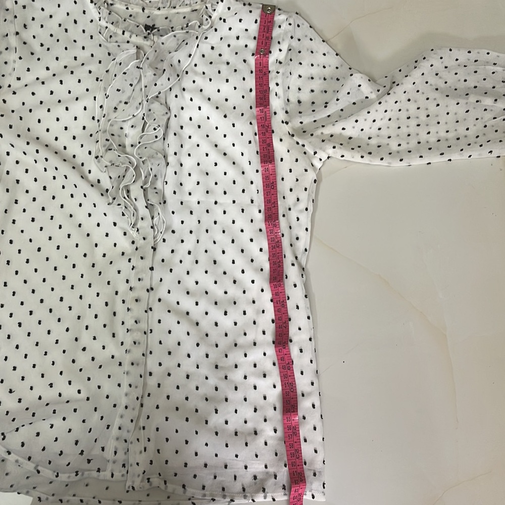 White and black dotted shirt - Picture 6 of 8